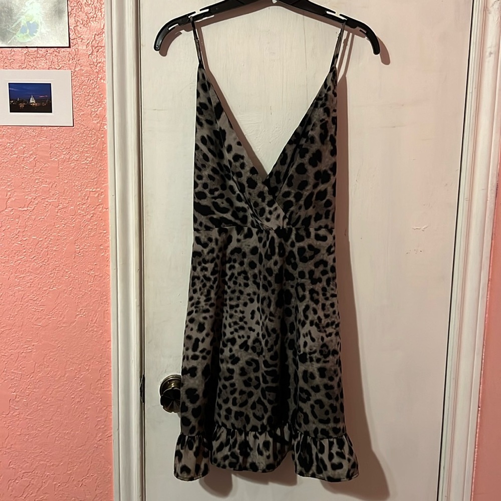 Gray Leopard Print Mini Dress 🐆 ⭐️